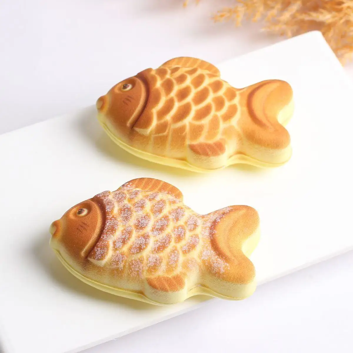 1PCS High-Quality New Squeeze Slow Rebound Simulation Food Taiyaki Bread Model Food Toy Stress Relief Squeeze Gift view 3