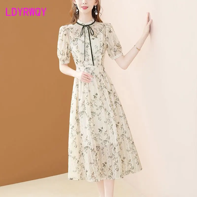 

Chiffon Jacquard Dress Women's Summer 2023 New Bubble Sleeve Lace up Collar Shows Slim Weight