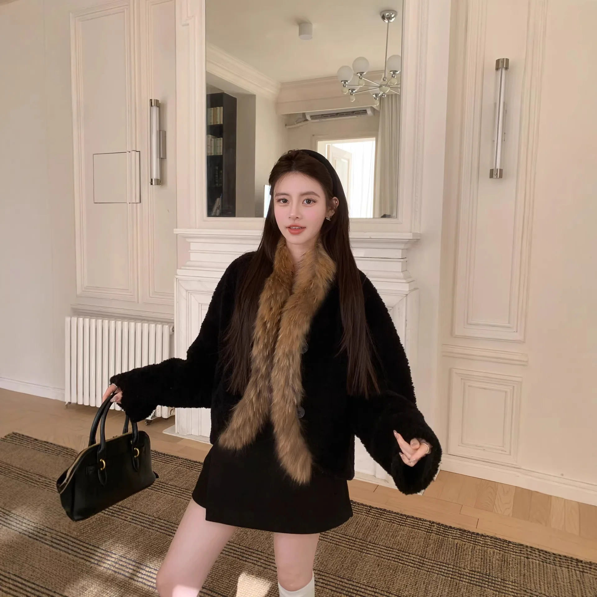 

Winter New Lamb Fur Real Hair Cloak Coat Women's Loose Fit Ultra Thin Commute Sle Whole Skin Patchwork Outerwear