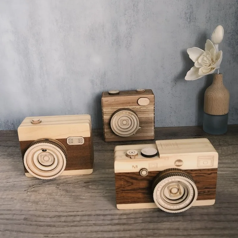 Vintage Wooden Camera Music Box Handcrafted Mechanical Photo Camera Musical Box Retro Camera Model Collectible Gift for Students