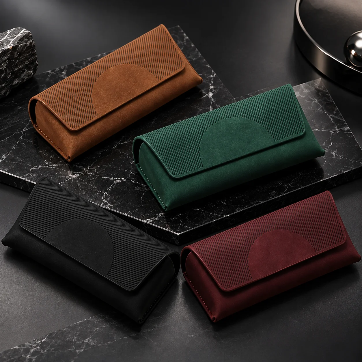 1pc Vintage Embossed PU Leather Glasses Case Portable Hard Shell Eyeglass Holder with Closure for Men Women Daily Travel Use