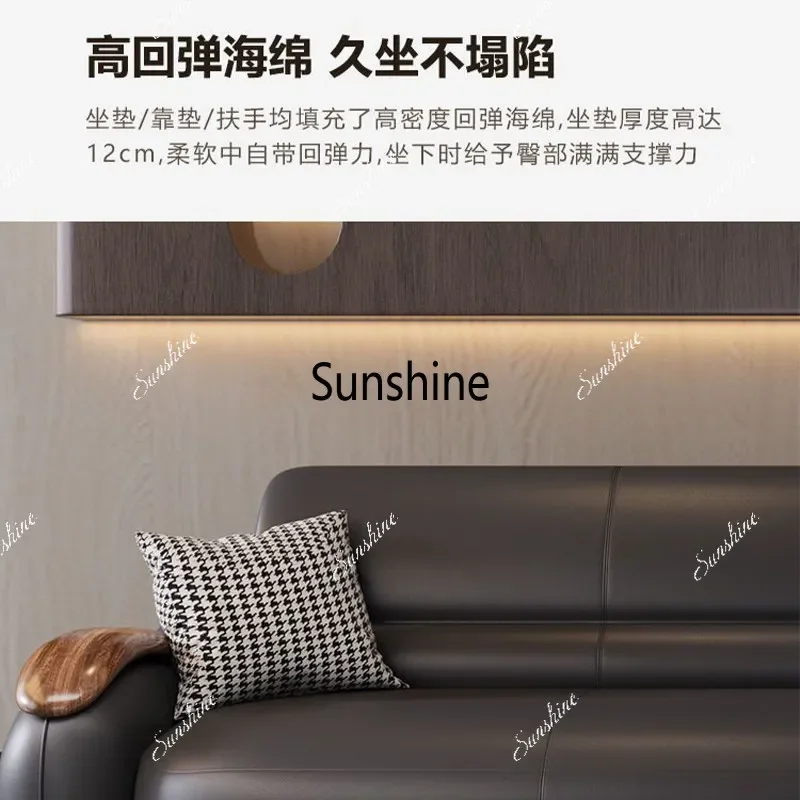 Genuine leather sofas in spacious living rooms are lightly luxurious and minimalist, straight rows