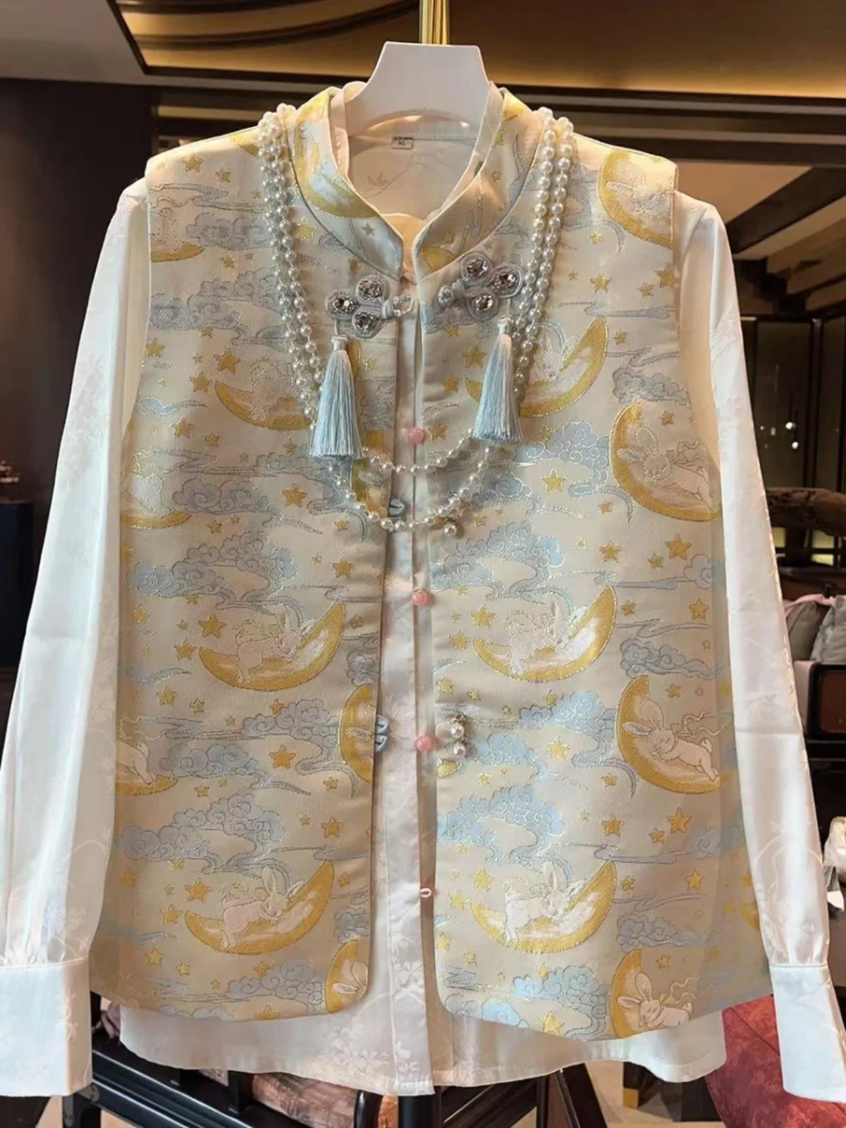 

Новая китайская женская блузка с вышивкой на пуговицах, модный традиционный национальный весенний топ, женская одежда...