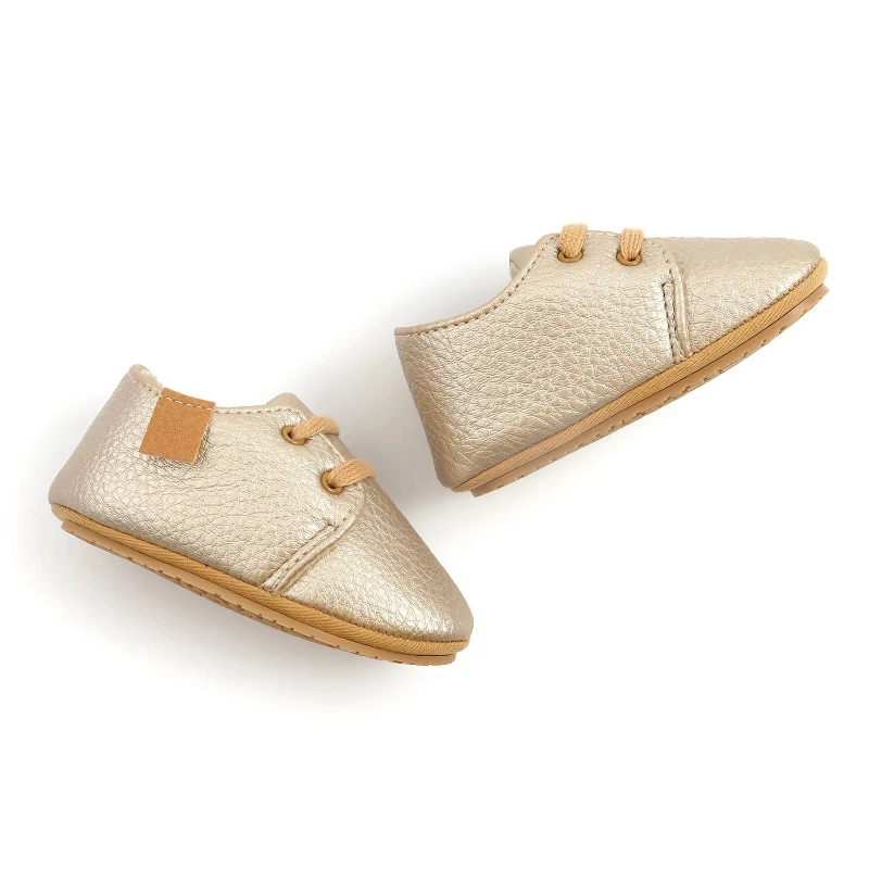 أحذية أطفال حديثي الولادة لعام 2025 موضة جديدة غير رسمية للأولاد الرضع من جلد البولي يوريثان ونعل مطاطي مضاد للانزلاق أحذية أطفال مشوا لأول مرة #5