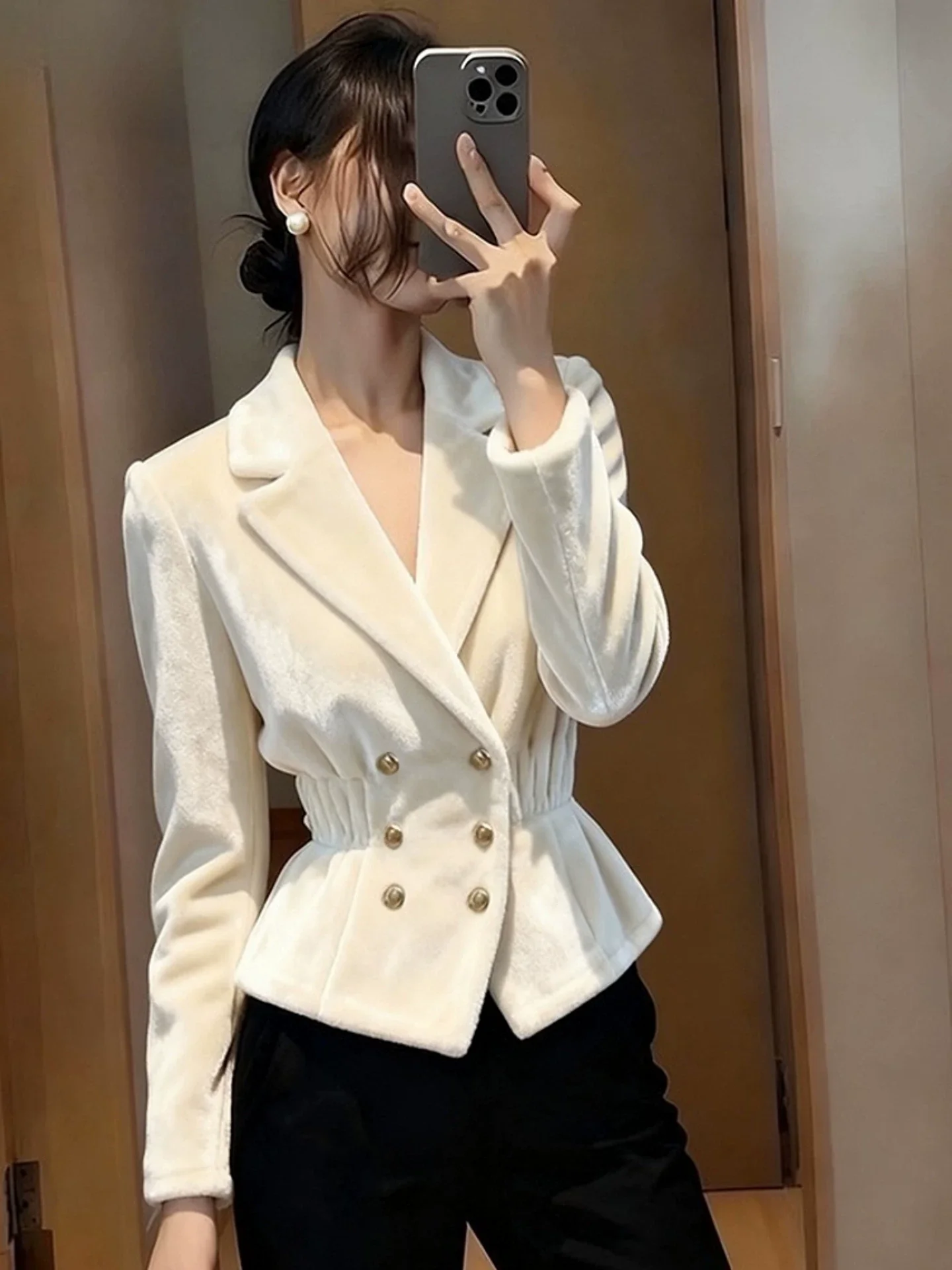 White Velvet Jacket Women's Autumn Winter Fashionable Unique Beautiful Youthful Attractive Waist-Cut Top Casual Style Short Coat