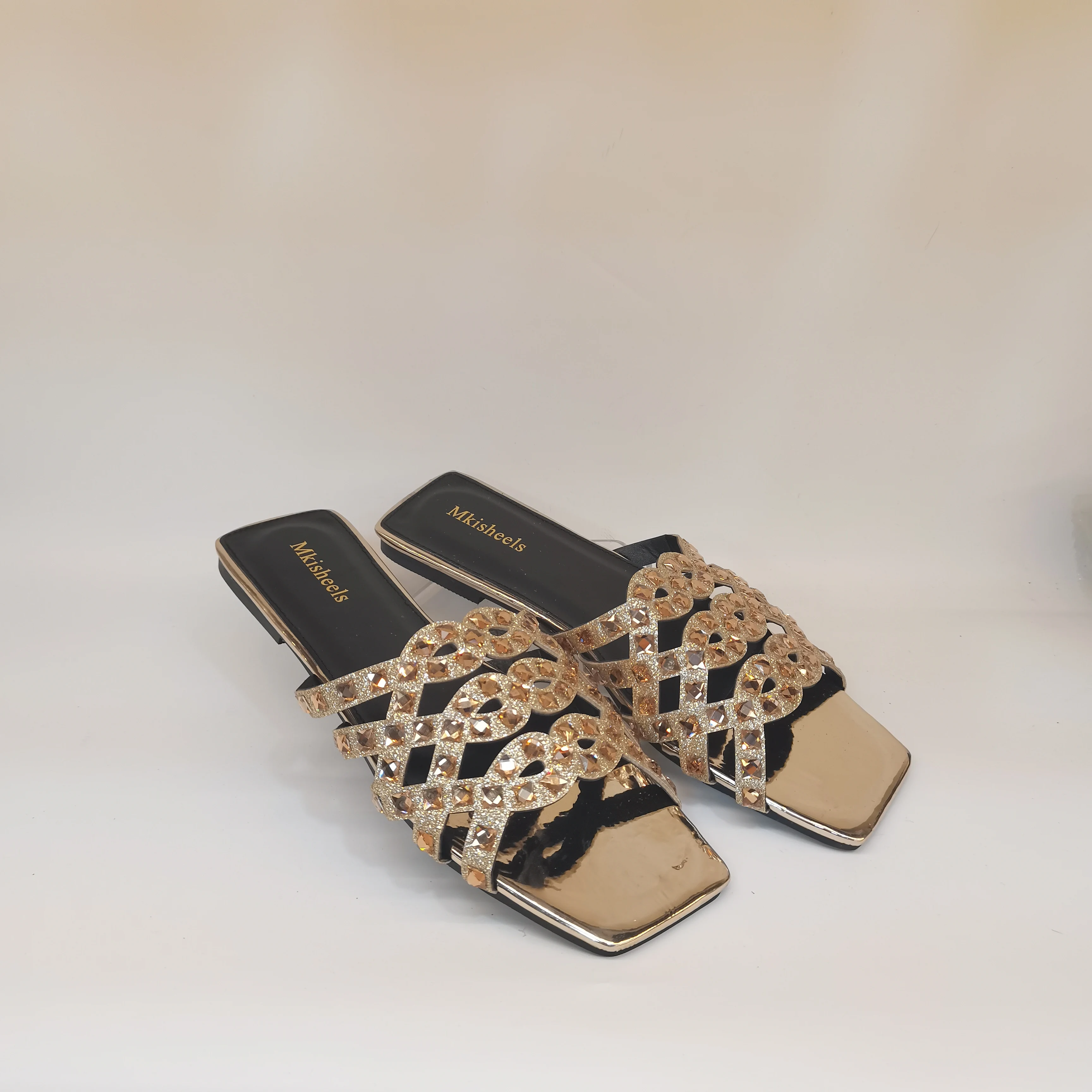2025 New Female Fashion Flat Rhinestone Slippers Comfortable Non-Slip Outdoor Beautiful Beach Sandals Casual Slippers F5-1013-2