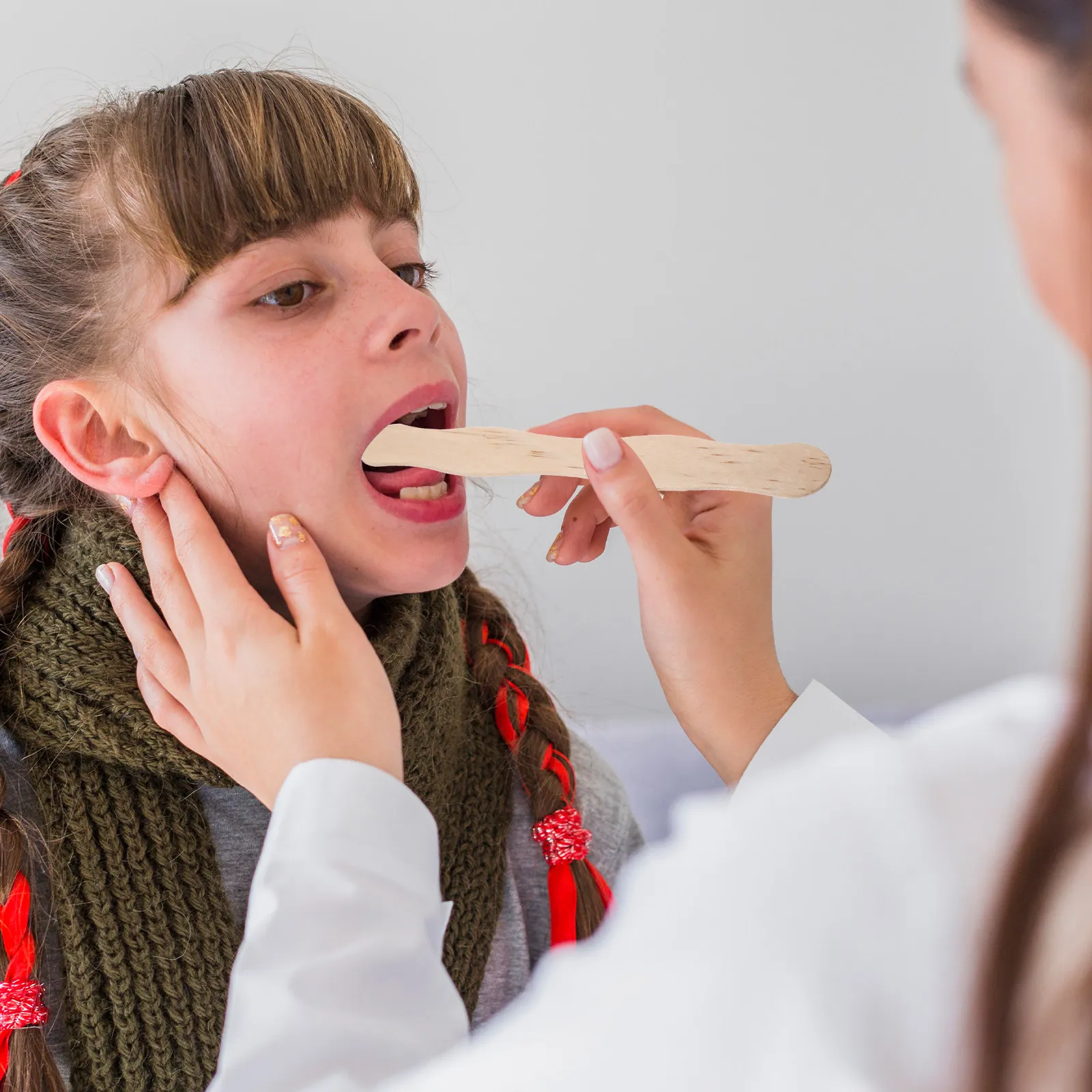 

50 шт. деревянных шпателей для языка, оптовая упаковка, удобные, безопасные, экологичные, для осмотра полости рта, медицинского обучения и использования с пациентами