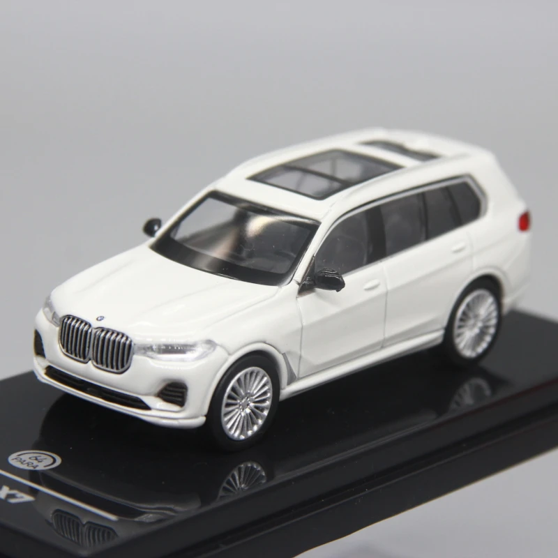 PARA64 1:64  BMW X7 white Limited collection of die-casting alloy car models