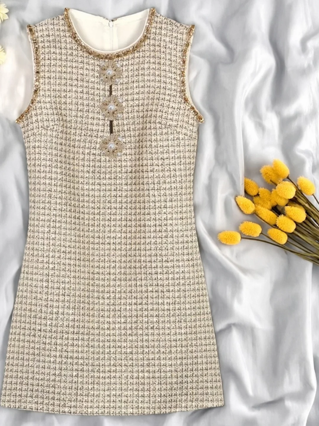 Ele Diamond Embelli…