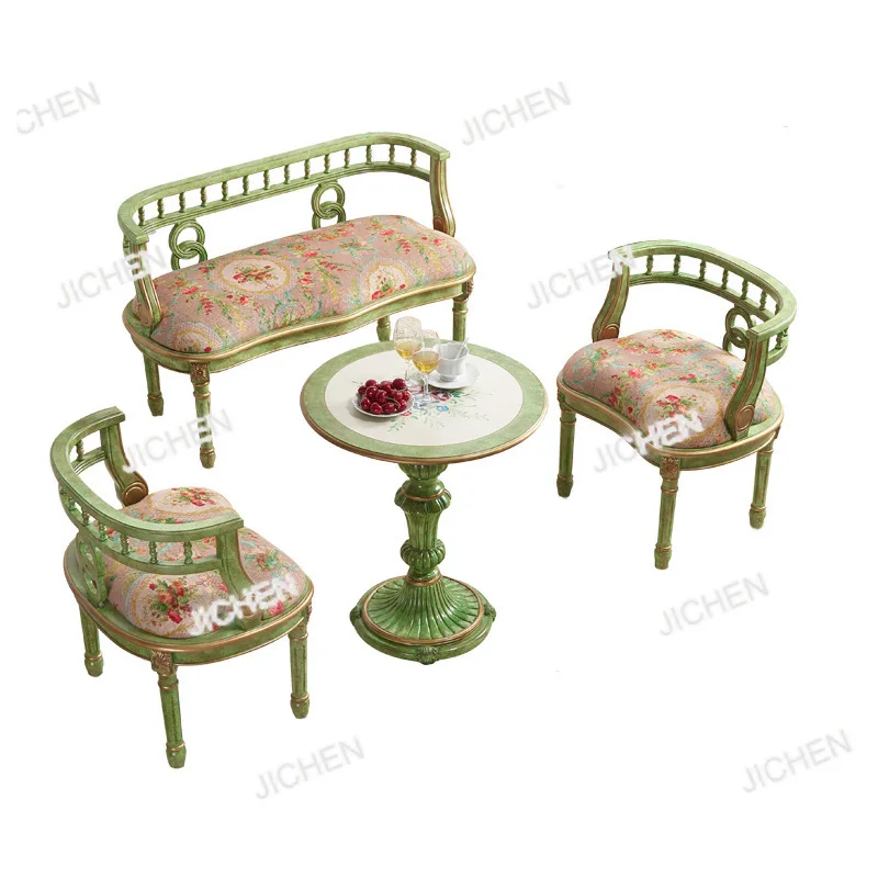 

Французский зеленый диван, кресло для отдыха, один стол, три стула, окрашенная мебель, балкон из массива дерева, стол для переговоров, стулья, мебель для гостиной.