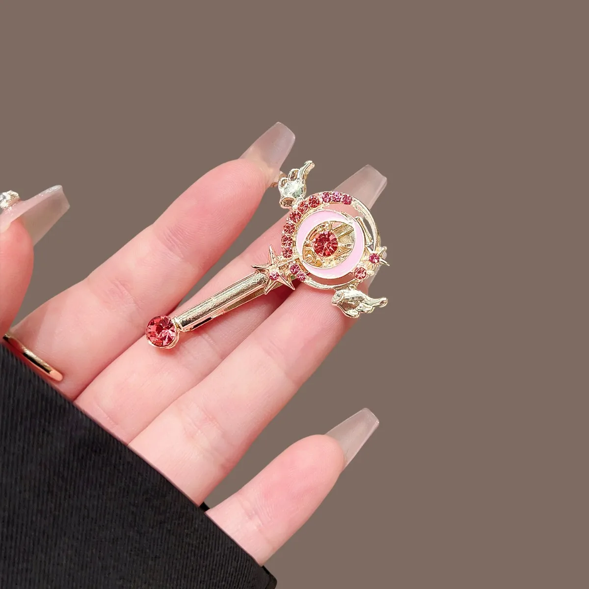 1/2 Stuks Mooi Meisje Warrior Hits Diamant Bezaaid Toverstaf Haar Clip Roze Dromerige Super Opvallende verlichten Speelse Styling