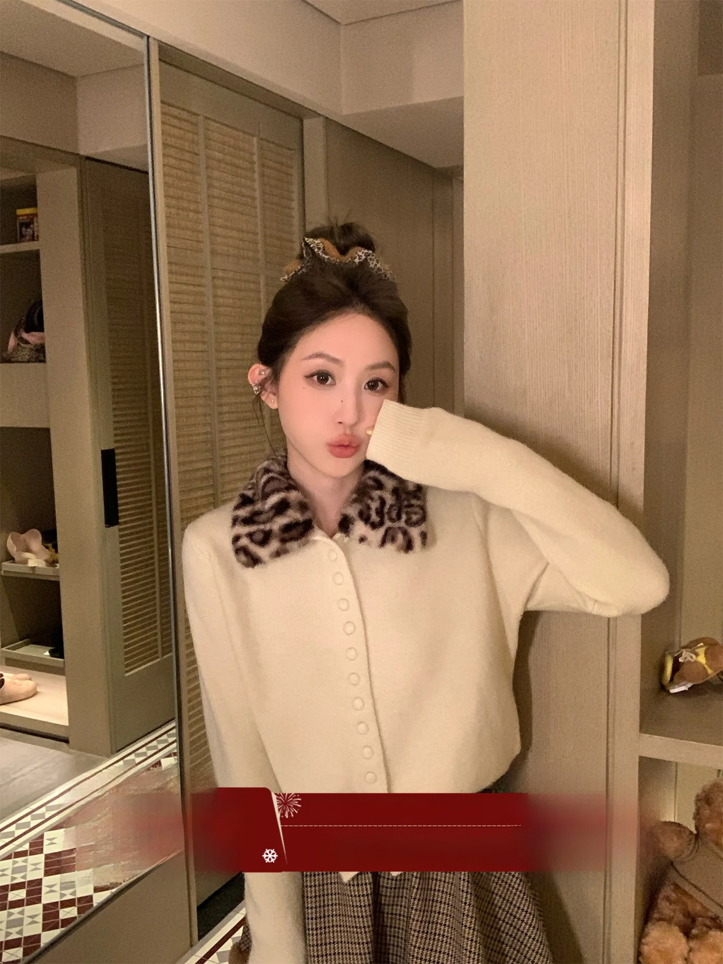 

Новый вязаный кардиган в стиле ретро с леопардовым принтом, отложным воротником и длинными рукавами для девушек, весна-лето, модная верхняя одежда