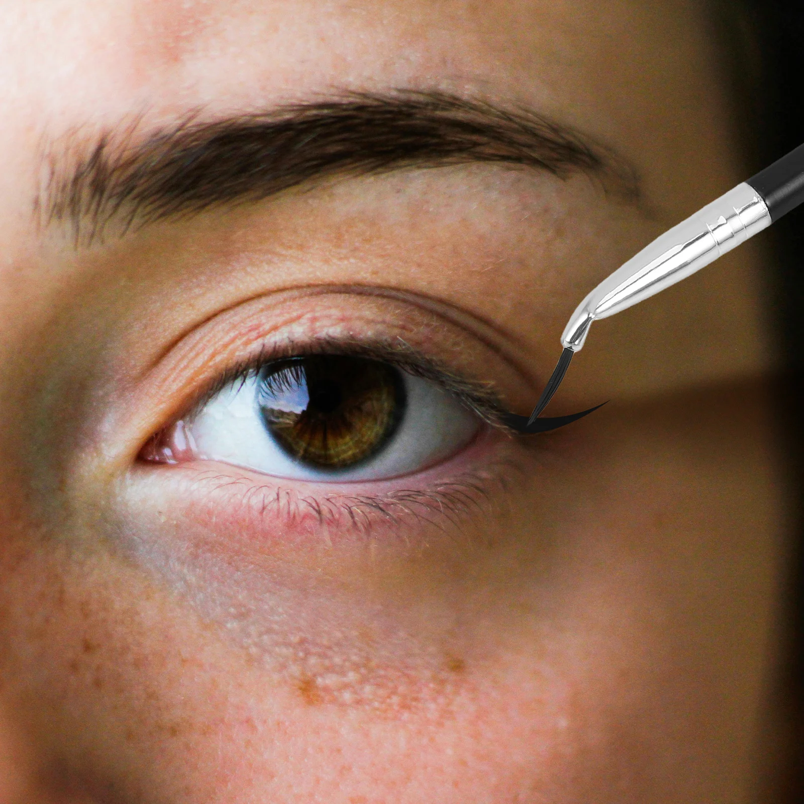 3 szt. Pędzle do eyelinera z ukośną główką, miękkie włosie, nie mechacą się, precyzyjna aplikacja eyelinera i konturowania ust, do użytku w podróży.