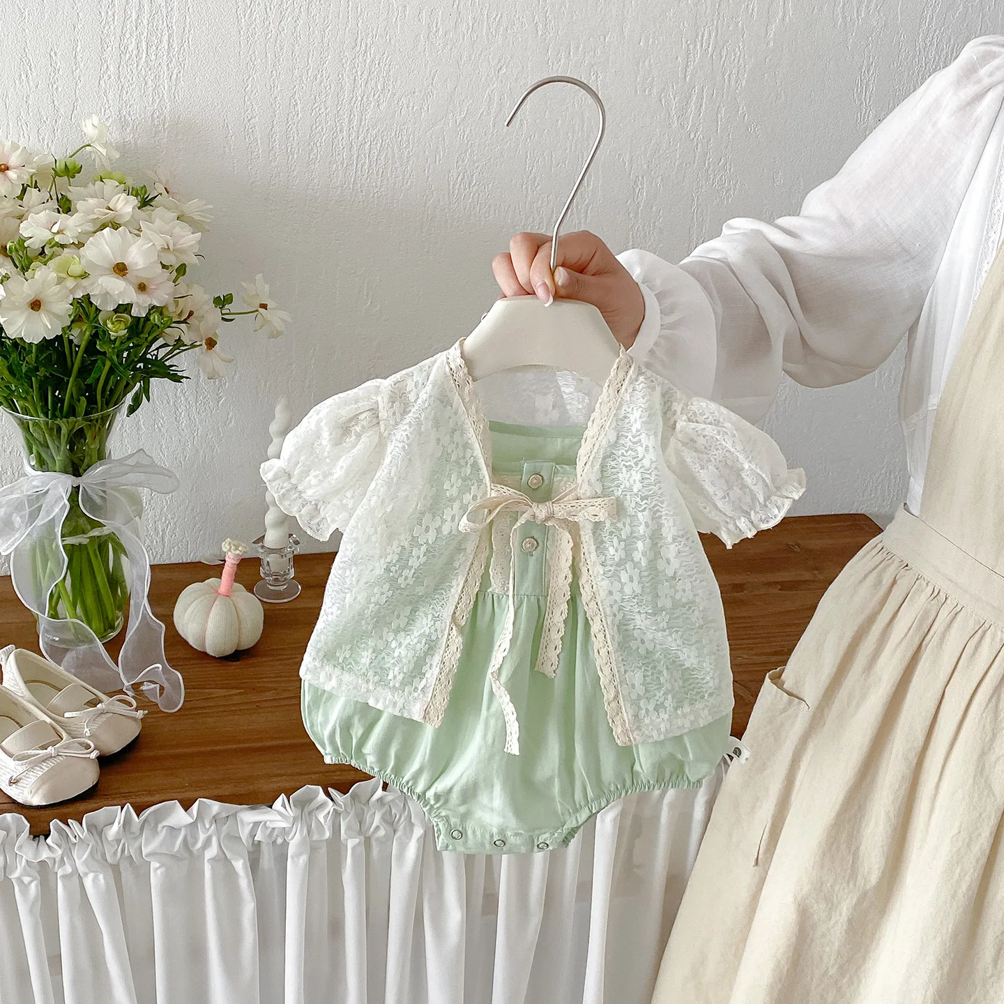 New lace bubble sleeve cardigan for infants and young children in summer, thin outer cover, fart jacket two-piece set