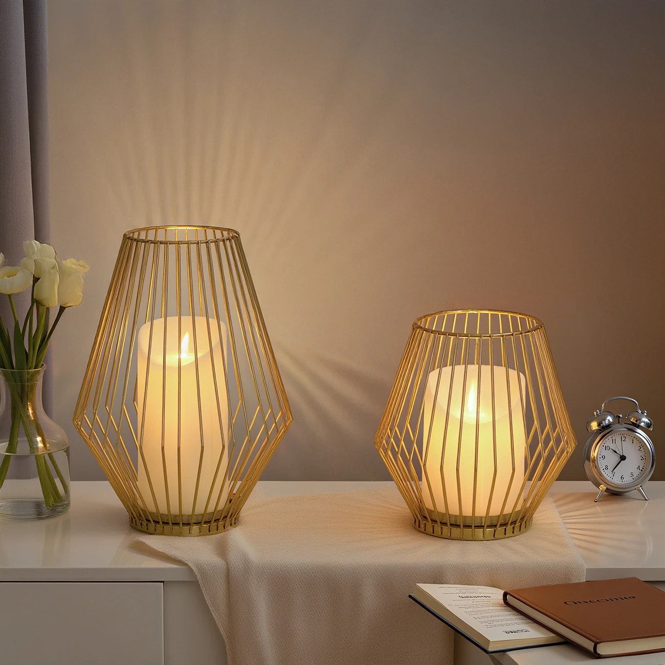 الشمال الذهب الحديد الشمعدان الإبداعية نموذج غرفة جوفاء خط المنزل جو رومانسي الشمعدان الديكور شبكة عاكس الضوء