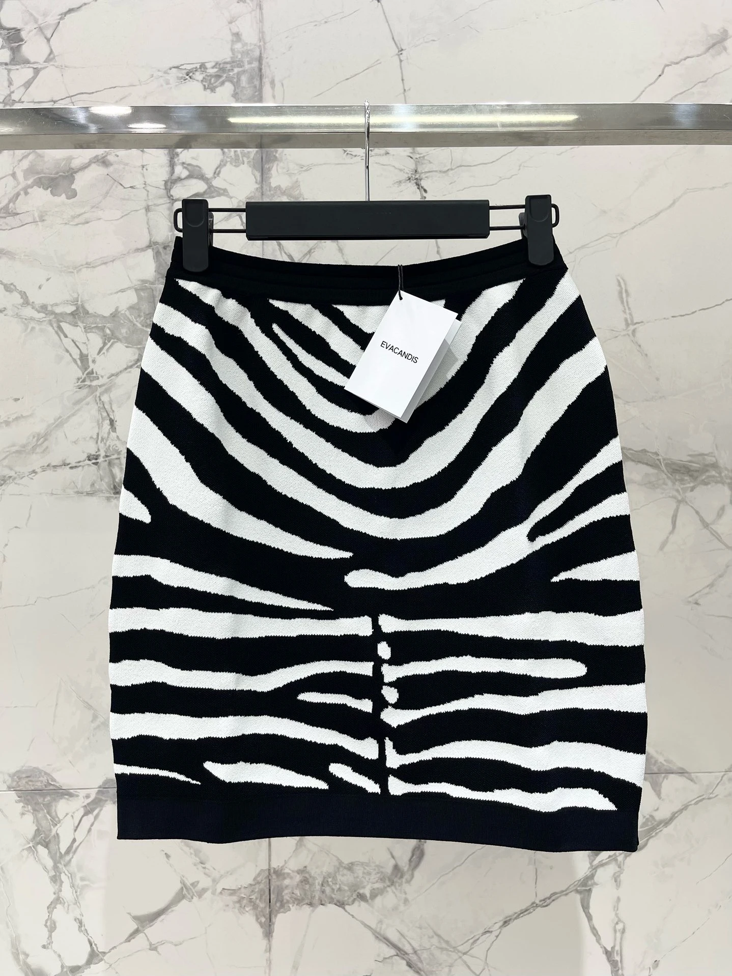 

EVACANDIS High Quality Women Black White Hit Color Zipper Striped Mini Skirts Slim Sexy Knitted Elegant Chic Office Lady Bottoms