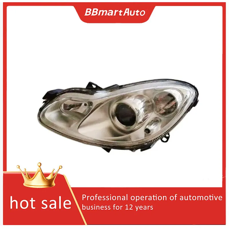 

The left front headlight of 4518200159 is suitable for Mercedes Benz W451 2007-2012
