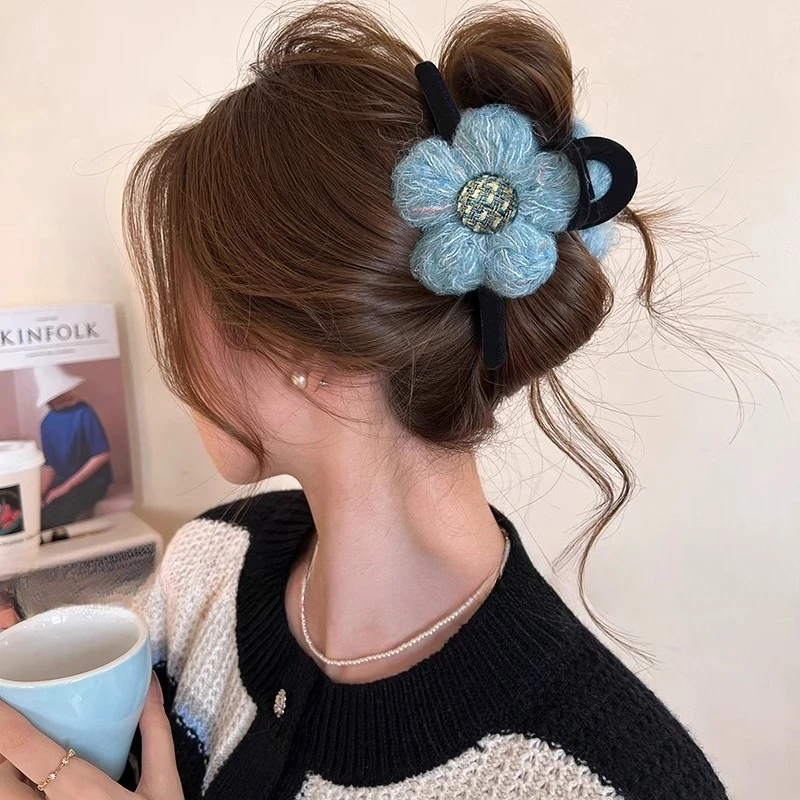 Fall Winter Plush Flower Hair Claw Sweet Elegant Floral Ponytail Hairpin Back Head Large Shark Clip Hair Styling Accessories