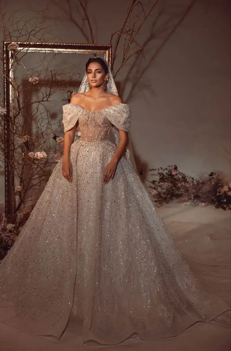 고급스러운 A라인 레이스 스팽글 여성 웨딩 드레스 섹시한 오프숄더 민소매 볼 브라이덜 가운 맞춤형