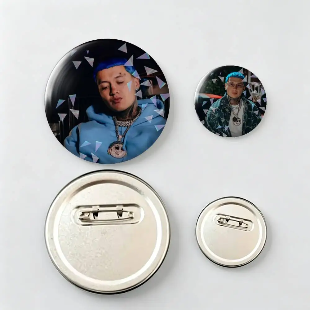 Blessd-d Cantante-e Rapper-r Brooch Metal Decorative Brooch Pins for Backpack Clothes Jacket Accessories,Souvenir.