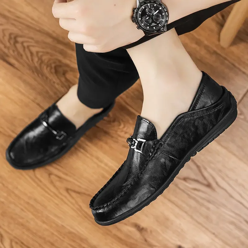 

2026 New Soft Bottom Shoes for Mens Casual Leather Business Office Shoes Designer Leisure Flats Outdoor Antiskid Walking Loafers