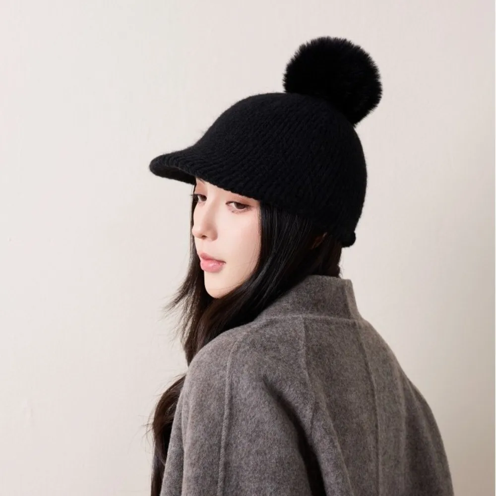 Modische, einfarbige, gestrickte Baseballkappe, wärmende, dicke Wollmütze, Plüschbommel, winddicht, Plüsch-Beanie, zum Skifahren. – Detail 3