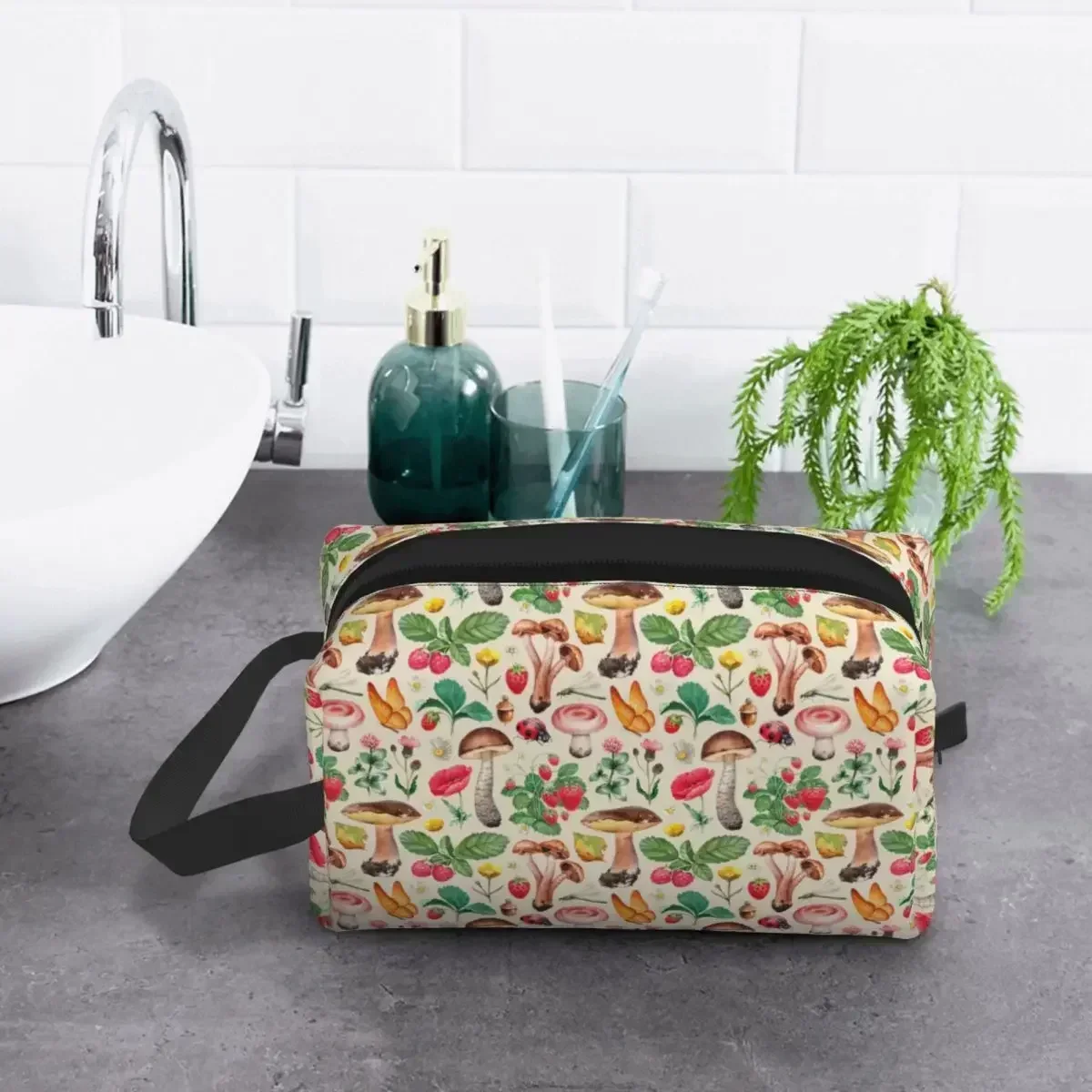 

Strawberries And Butterflies Toiletry Bag Women Makeup Cosmetic Organizer Ladies Beauty Storage Dopp Kit Box