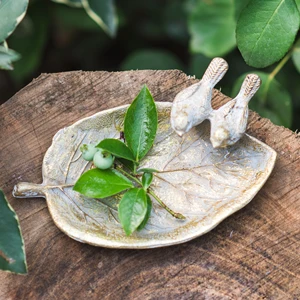 Precious Accessories Tray Vintage Metal Soap Dish Featuring Leaf Bird Decorations Bathroom Garden Home Storing Your Valuables