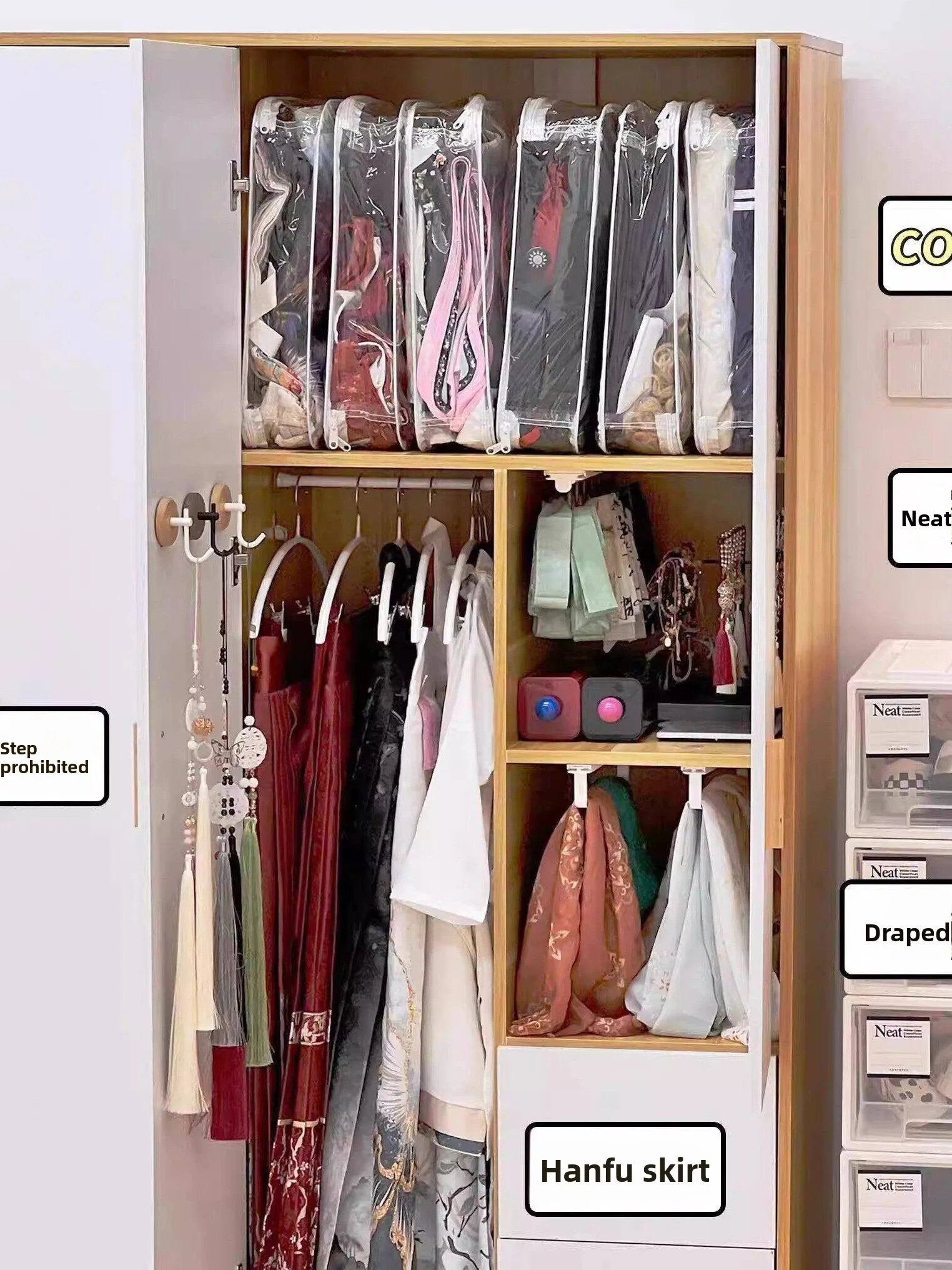 Transparent PVC Cosplay Costume Storage Box Wardrobe Role-playing Clothes Set Storage Bag Travel Organizer Essential Tool