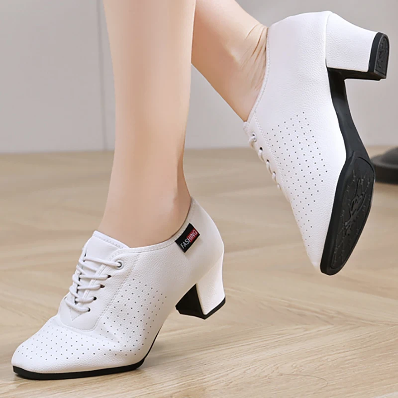 Рисунок 5 - Женская обувь для латинских танцев