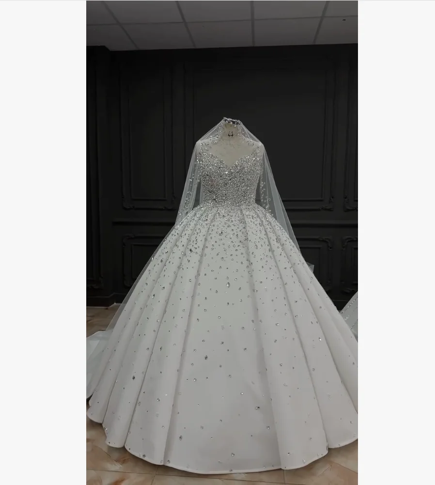 Advanced Custom Heavy Beaded Ballgown Wedding Dress Illusion V Neck Sweetheart Satin Rhinestone Puffy Bridal Gown With Veil