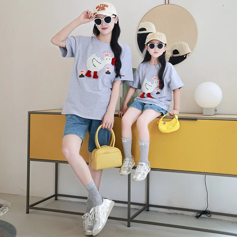 

Family Matching Clothes Mother Father and Daughter Cotton T Shirts Mom Dad Son Short Sleeve Tees Tops Summer Parent-child Outfit