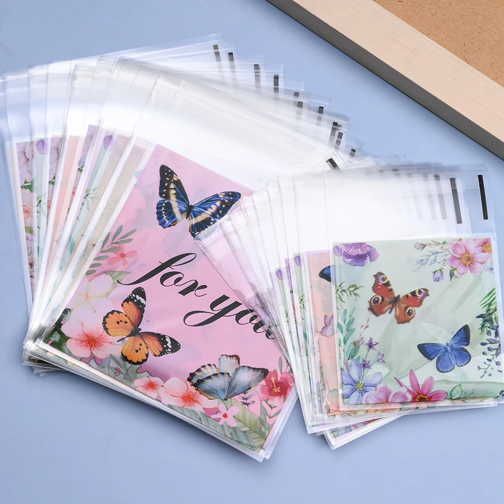 100 Stück Selbstklebende Klare Plastiktüten mit Schmetterlings- und Blumendruck "Für Dich" für Armbänder, Halsketten, Selbstversiegelnde Schmuckbeutel – Detail 1