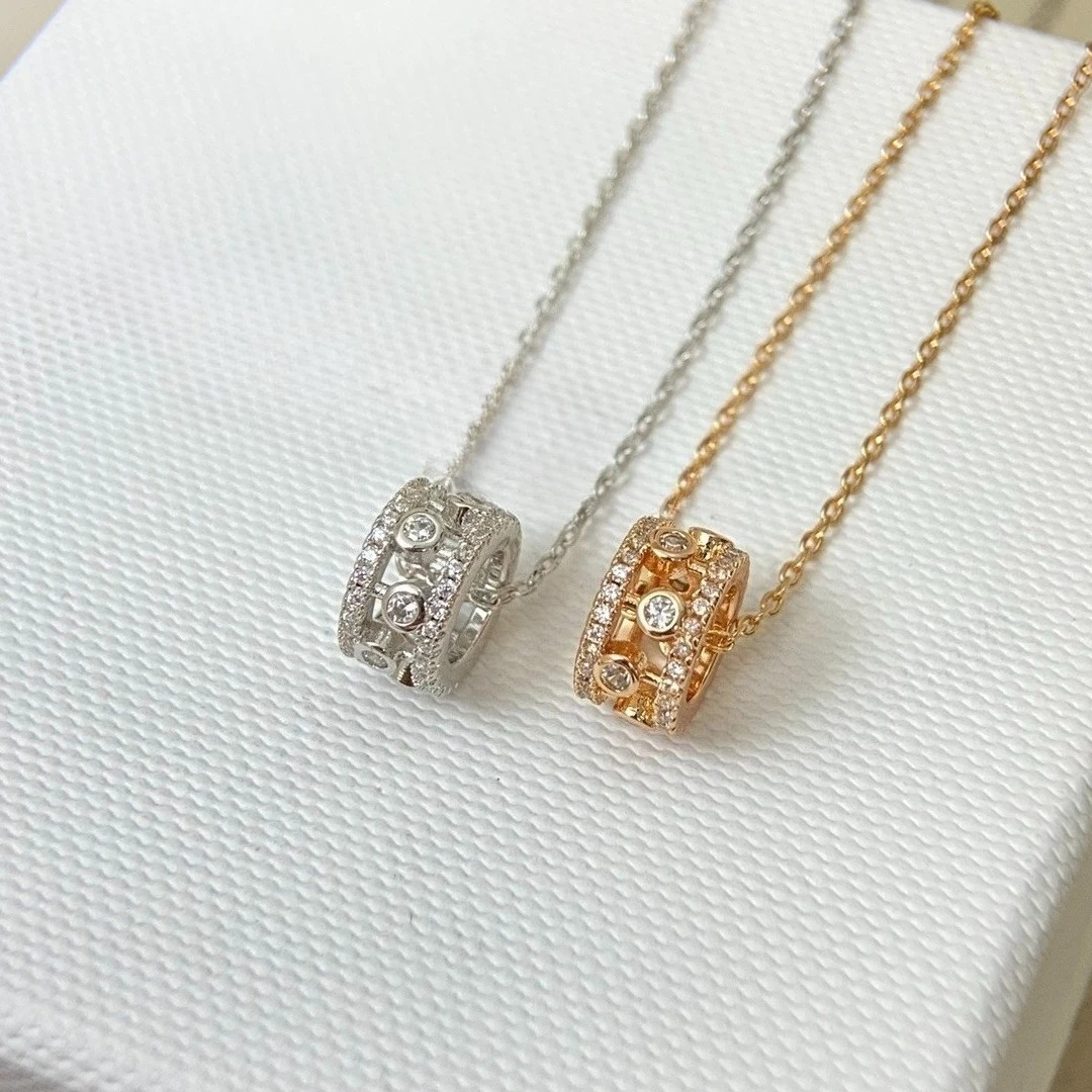 

2025 New Full Diamond Hollow Dew Circle Pendant - Luxury Bling Necklace