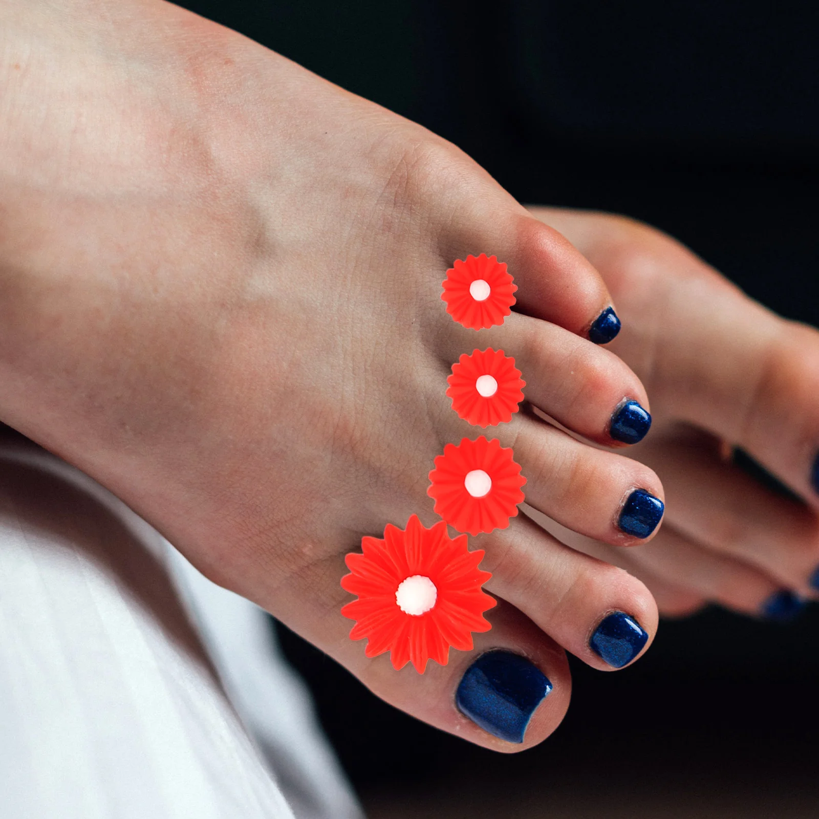 

32Pcs Floral Toe Separators Pedicure Accessories Silicone Reusable Nail Polish Spacers Soft Non-Slip Toe Dividers for Women