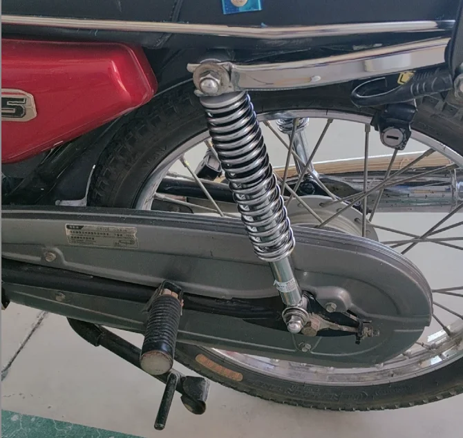 For Yamaha Virago XV125/XV250/XV400 Rear Shock Absorber with Chrome-Plated Corrosion-Resistant Housing And Tuned Damping Smooth