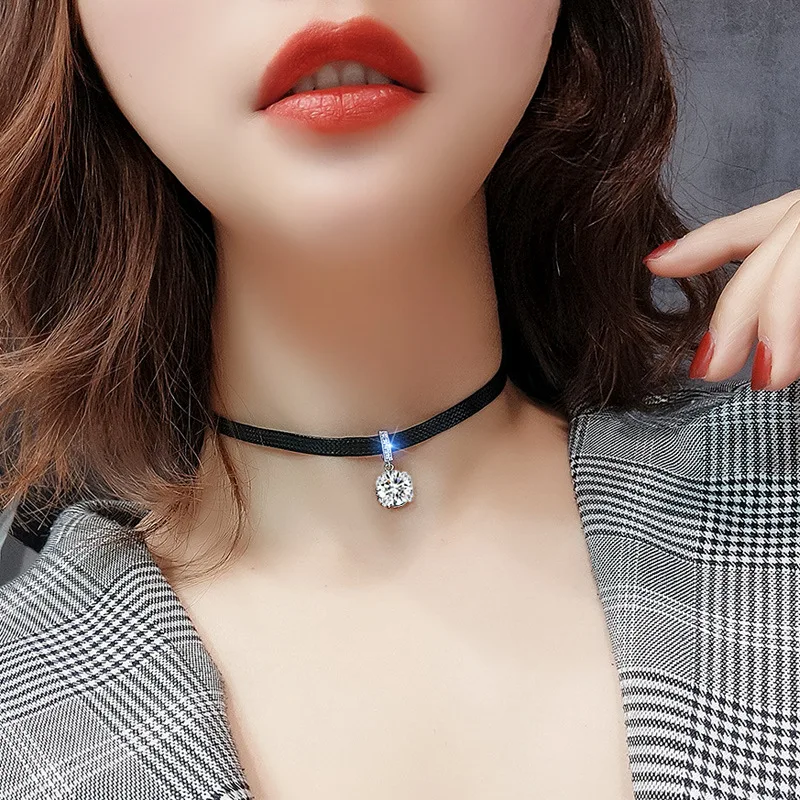 Korea Fashion Zircon Geometric Choker Necklace for Women Sexy Black Leather Short Pendant Temperament Aesthetic Jewelry Gift