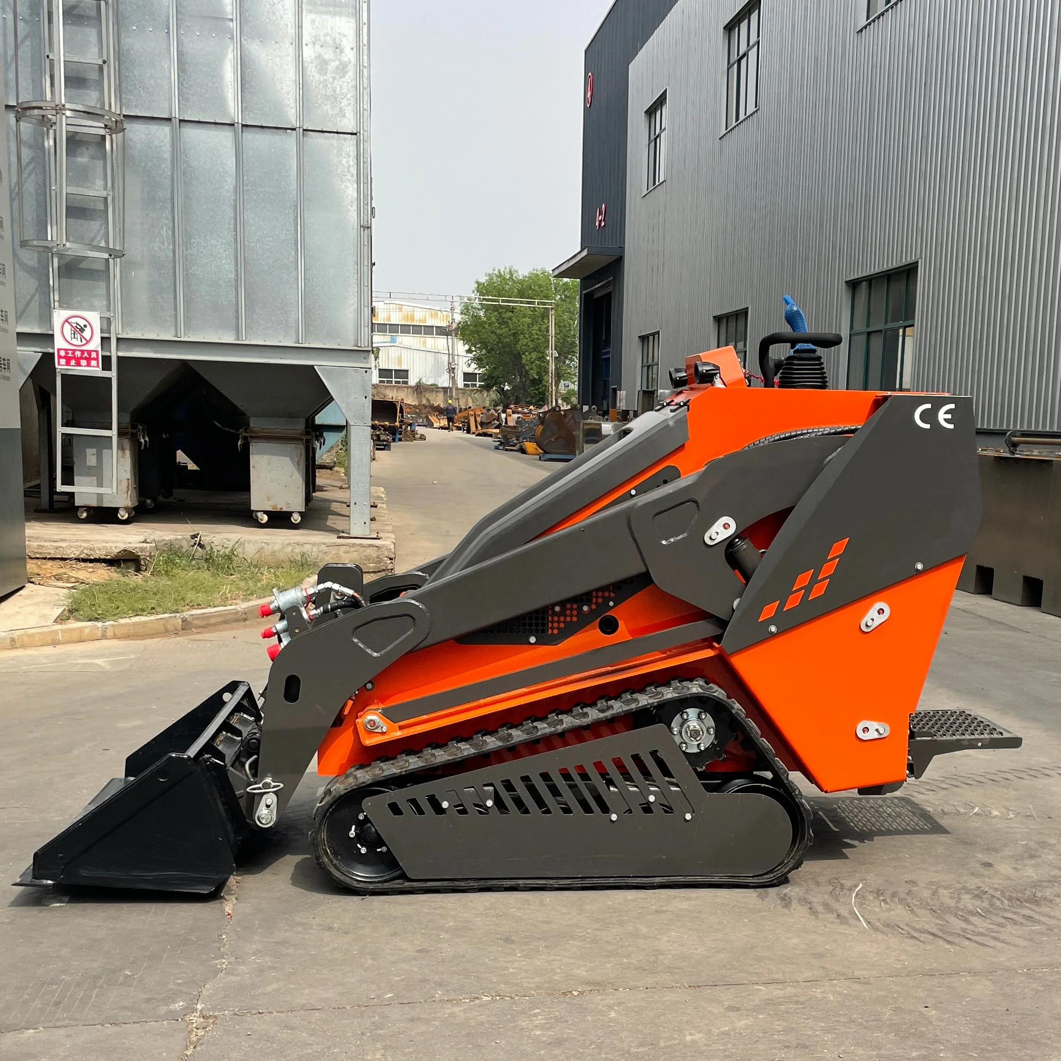 Euro 5 EPA  Diesel Mini Skid Steer Track Loader
