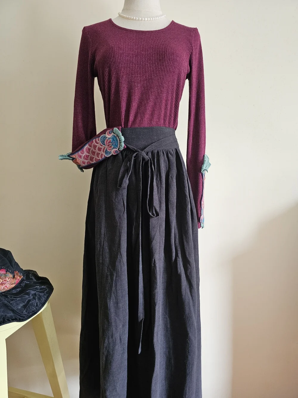 Vintage woman clothes suit Black cotton linen half elastic waist plus size long skirts + Dark red embroidery crew neck sweater