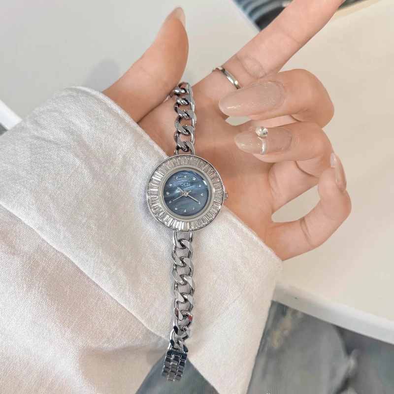 2025 Women Watch Light Luxury Brand Diamond Bracelet Watch Exquisite High end Ladies Fashion Quartz Wristwatches reloj de mujer