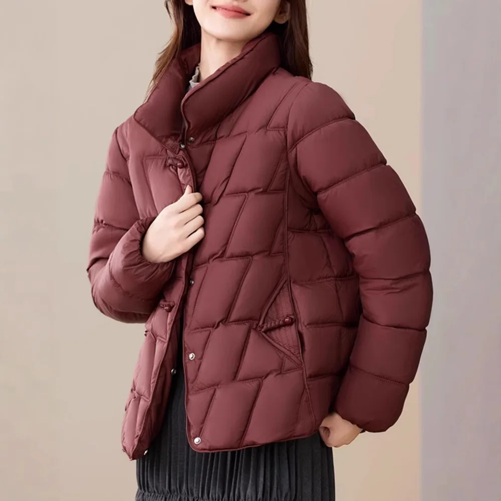 سترة شتوية قصيرة متعددة الاستخدامات للنساء 2025 سترة شتوية جديدة على الطراز الصيني سترة بينغهو ملمس راقي مقاس كبير #3