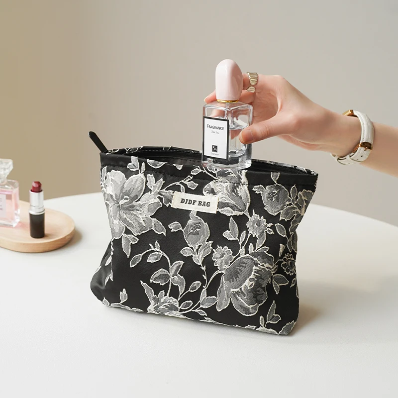 Vintage Black Flower Women\'s Cosmetic Bag Large Capacity Cosmetic Lipstick Storage Bag Travel Amenity Bag Convenient Handy Bag