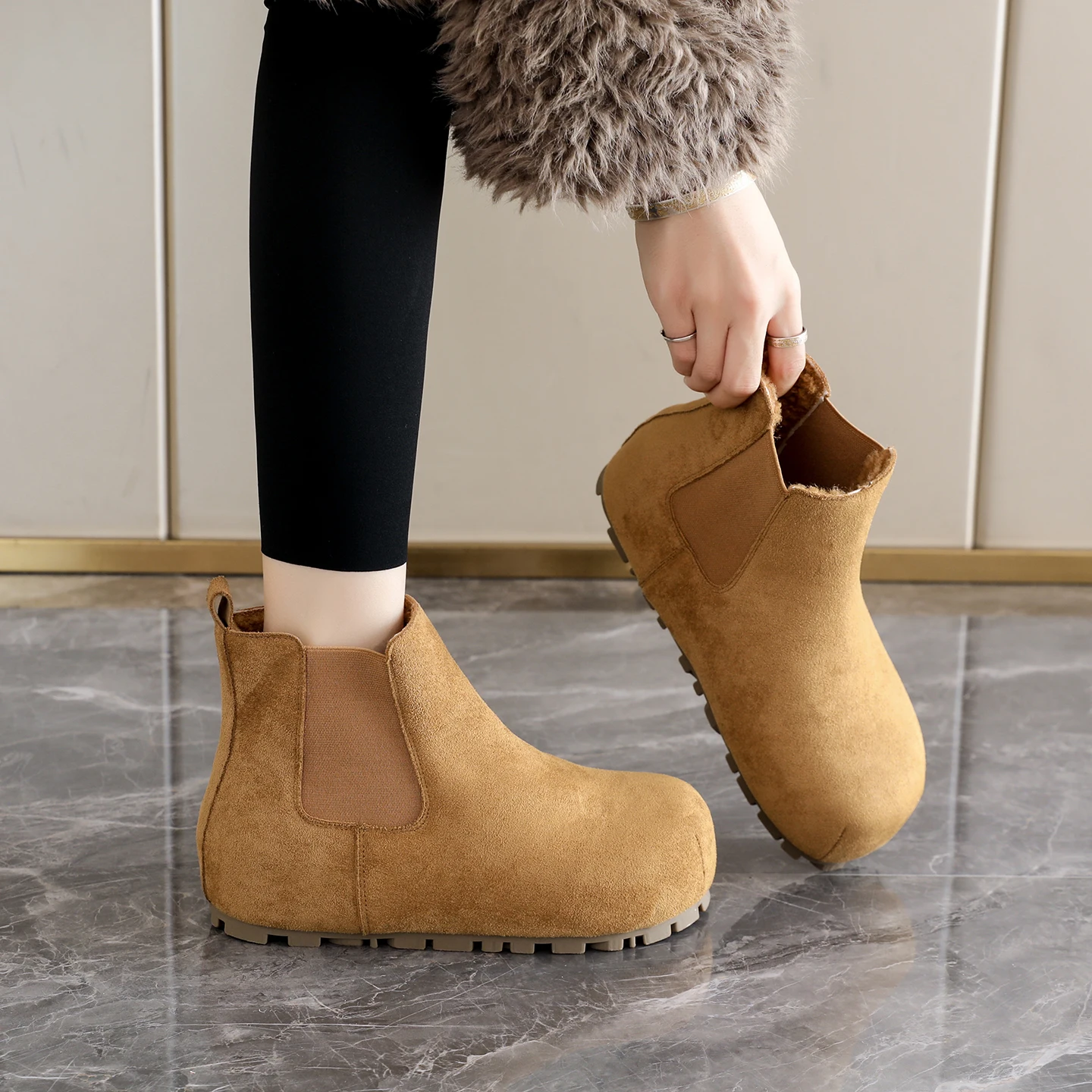 

2025 Autumn/Winter New Style Matte Ankle Boots, Filled with Insulation, Thick Soles, Elevated Heels, Short Boots with Big Tops
