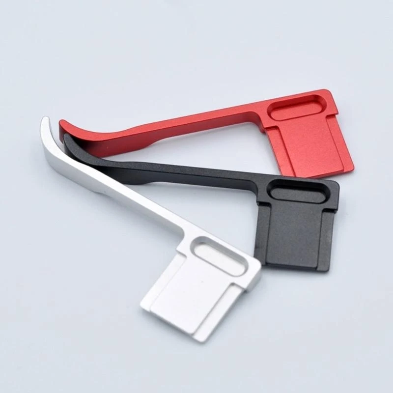 ด้ามจับกล้องตามหลักสรีรศาสตร์เพื่อเพิ่มความสะดวกสบายและความมั่นคงในระหว่างการถ่ายภาพ K1KF