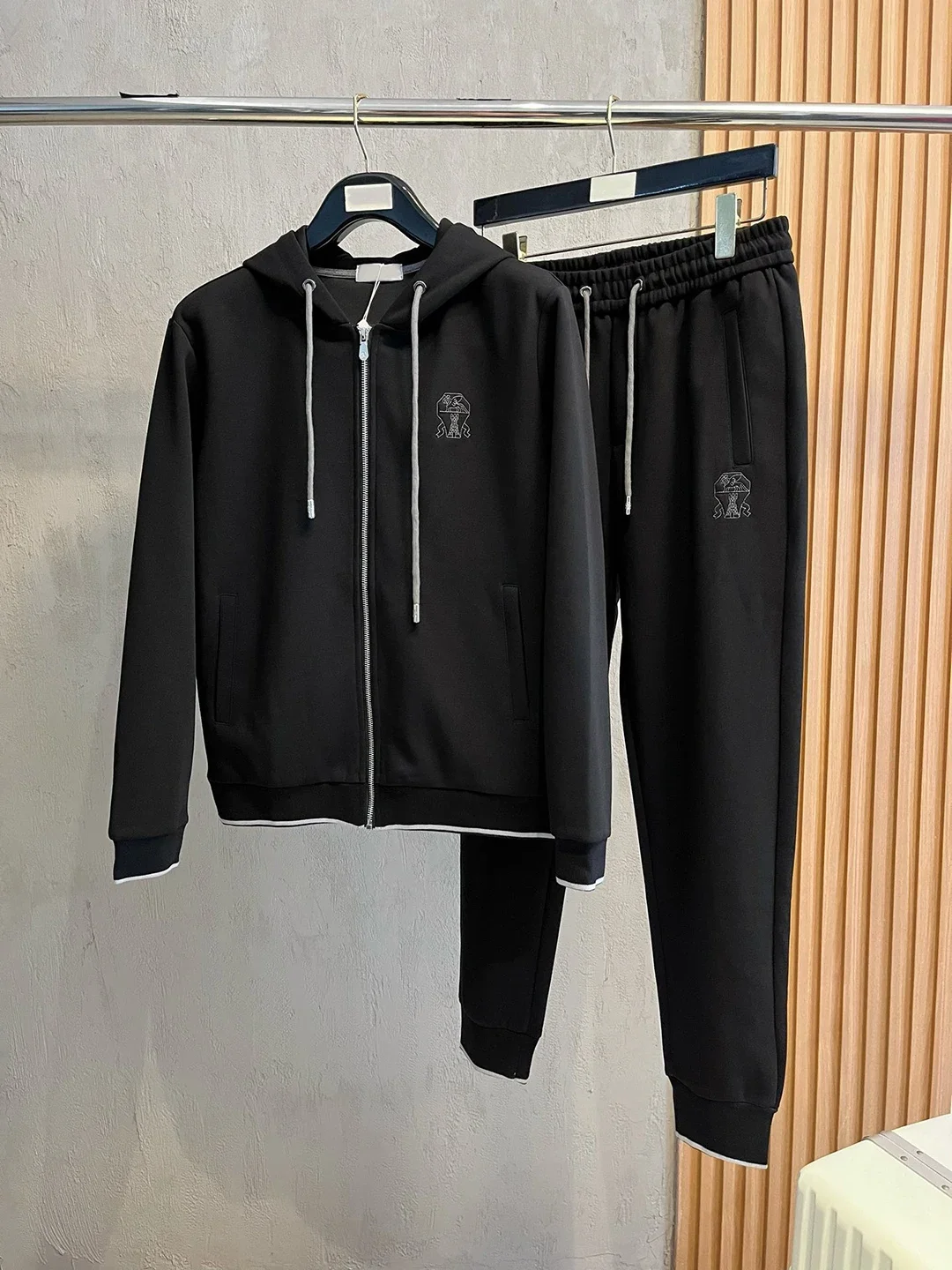 BLLIYOSS Hoodie ชุดเสื้อสเวตเตอร์ถักผ้าฝ้ายผสมผู้ชาย 2024 ฤดูใบไม้ร่วงฤดูหนาวใหม่คุณภาพสูงเก่าเงินอิตาลีปัก