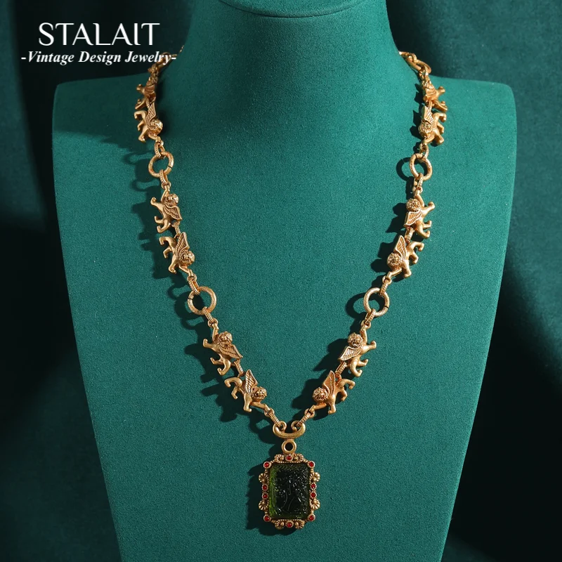 Vintage Square Green Glass Pendant Necklace Relief Palace Antique Gold Color Lion Woman Accessories Luxury Dubai Jewelry 2025