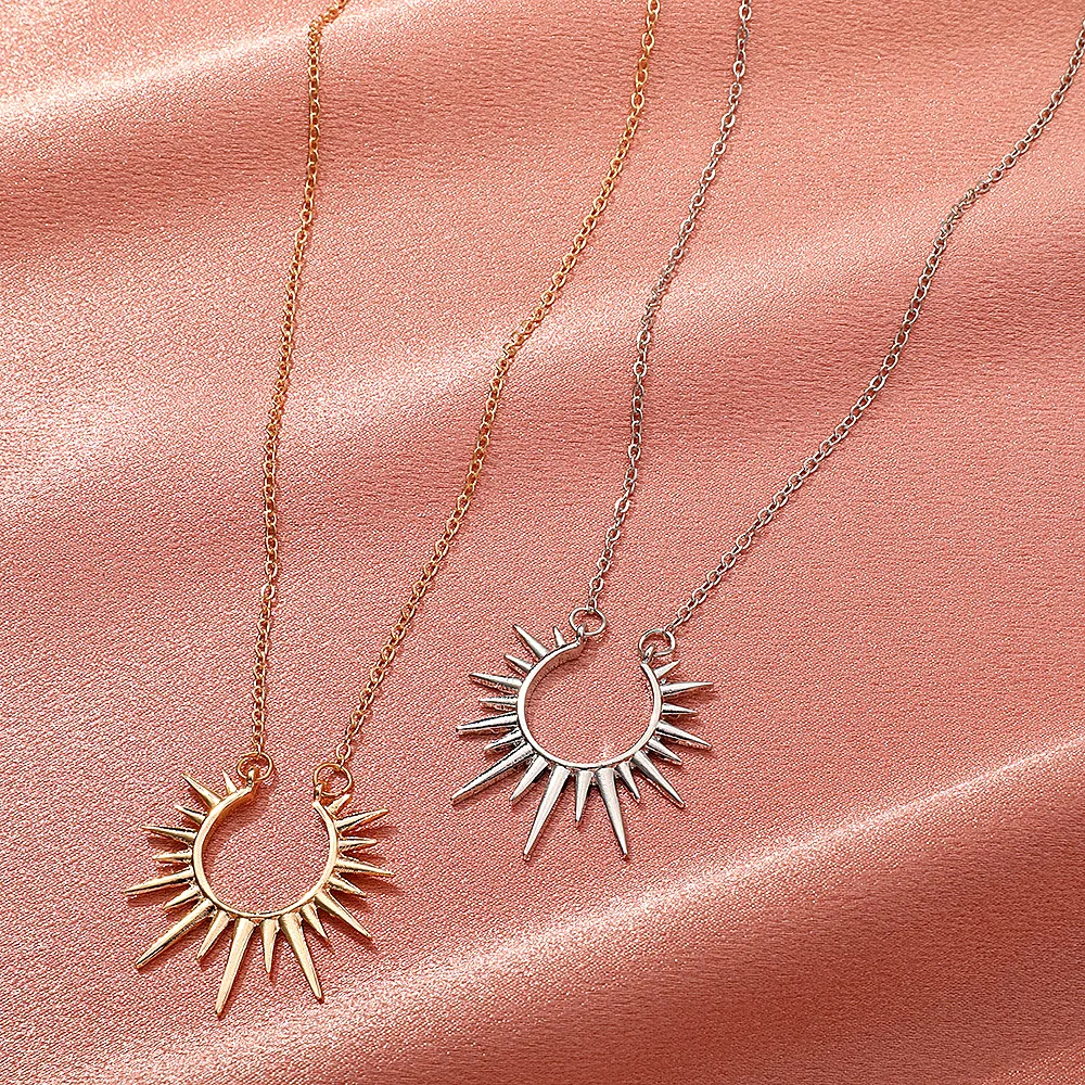 2026 New Exquisite Sun Shaped Pendant Necklace For Women Fashion Adjustable Retro Sunflower Pattern Collar Neck Accessories Gift