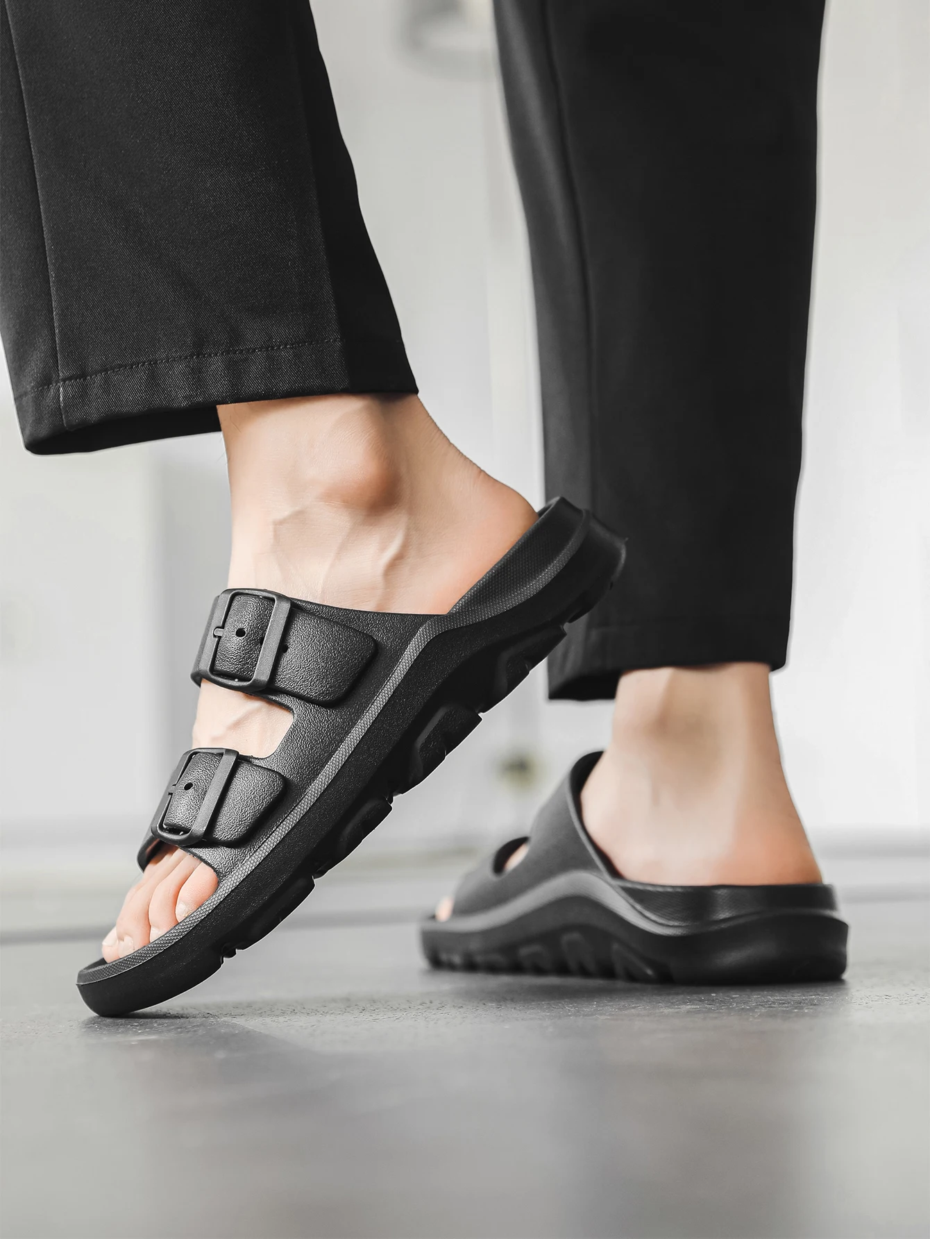 Herren Retro Mules für Frühling und Sommer, Lässige Slip-On Schuhe, EVA Einteilige Offene Zehenpartie mit Doppelriemen und Schnalle, Dicksohlige Pantoffeln, Strandpantoffeln – Detail 6