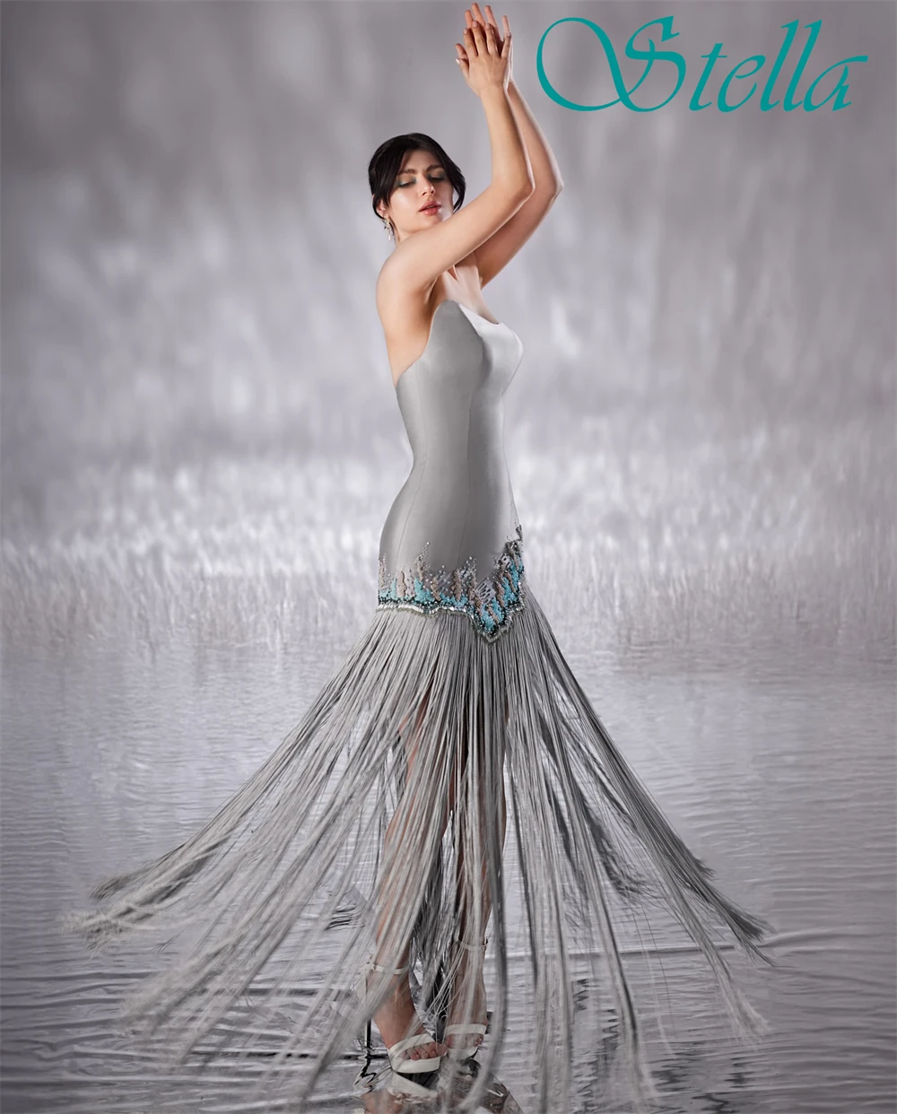 فستان سهرة رائع بدون حمالات بدون أكمام مخصص، فساتين حفلات بشرابة من الساتان، فساتين مناسبة خاصة بمزاجية