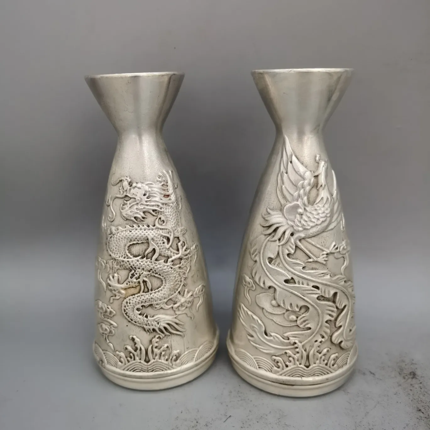 

China exquisite white copper silver-plated dragon and phoenix wine dispenser wine glass hip flask ornaments